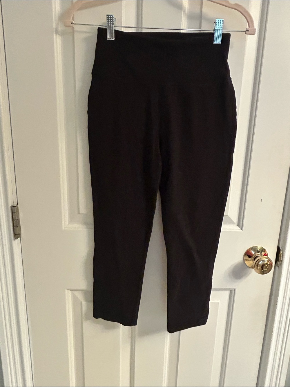 Women's High-Waist Black Ponte Capris